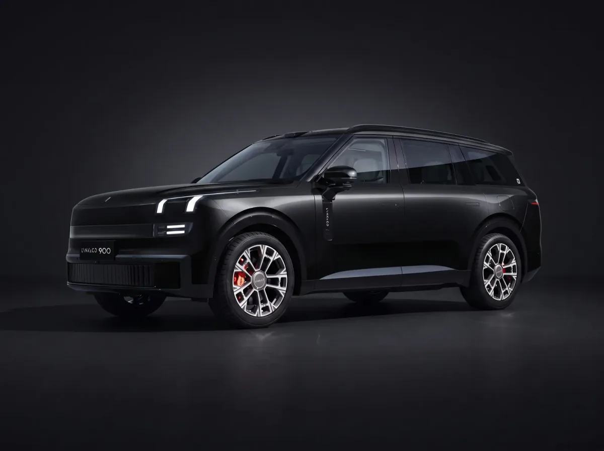 Чёрный Lynk & Co 900 Ultra 1.5, 6 мест